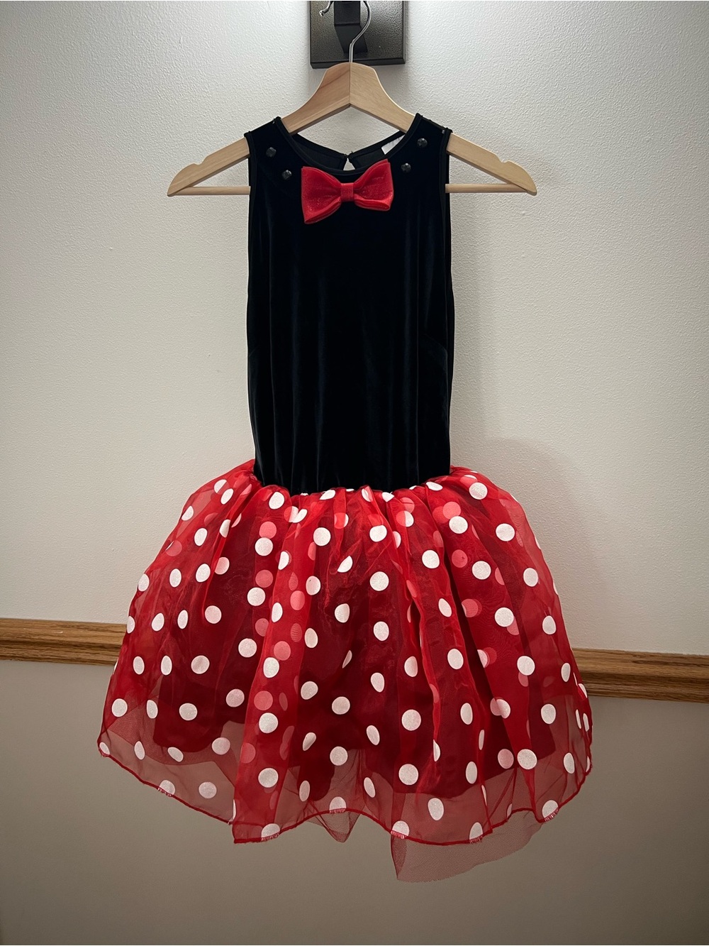 Official Disney Parks Minnie Mouse Polka Dot Dress size youth small / 6/7